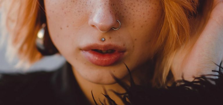 Symmetrical Medusa (Philtrum) Piercing